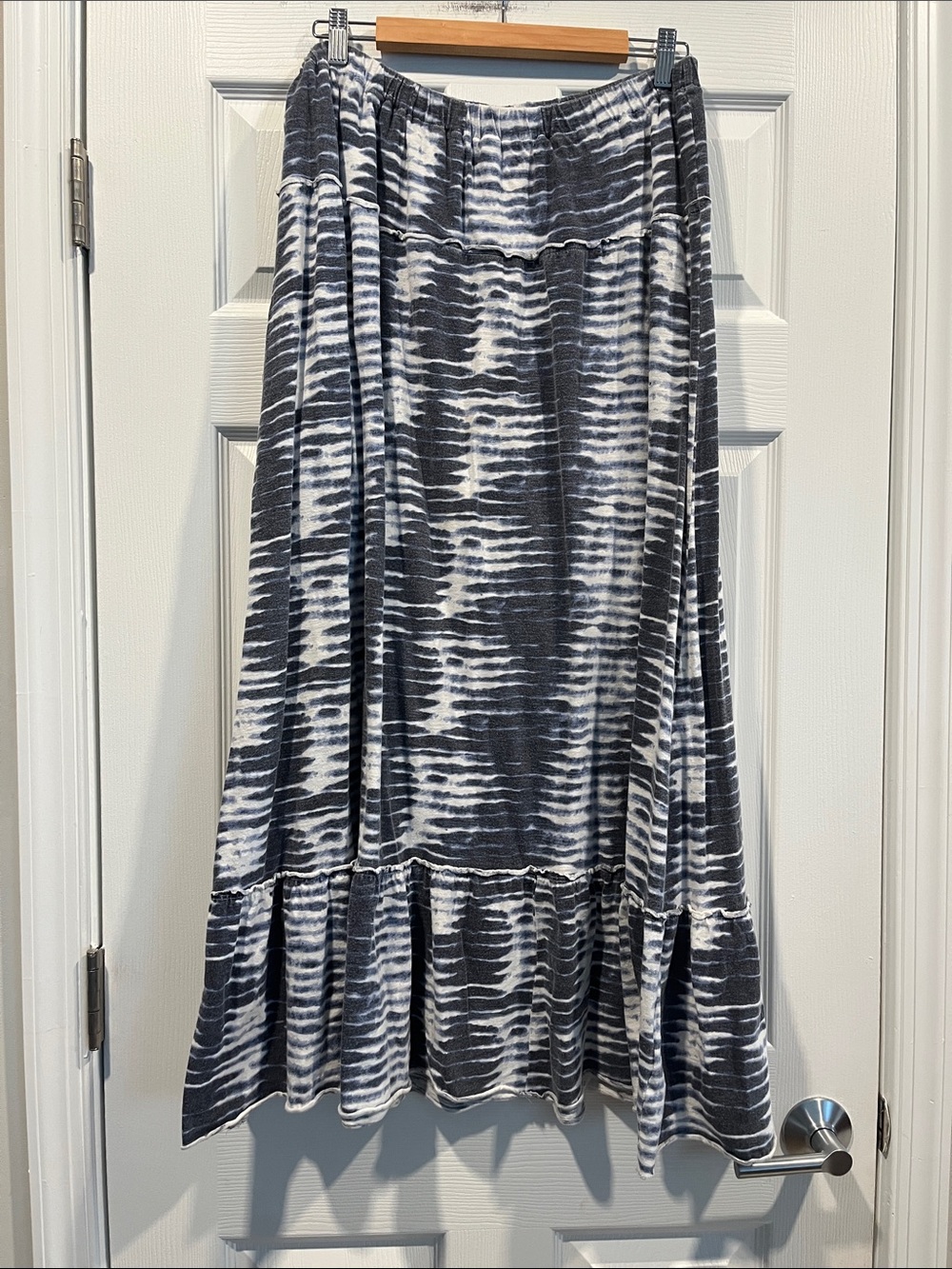 Tommy Hilfiger  Gray and White Tie-Dye Maxi Skirt with Ruffle Hem Size‎ L